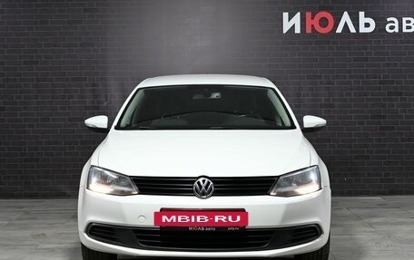 Volkswagen Jetta VI, 2013 год, 1 070 000 рублей, 2 фотография
