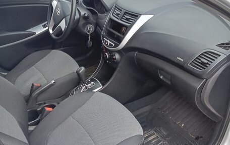 Hyundai Solaris II рестайлинг, 2012 год, 395 000 рублей, 2 фотография