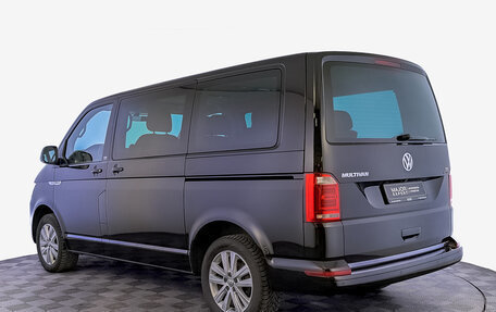Volkswagen Multivan T6 рестайлинг, 2018 год, 4 500 000 рублей, 7 фотография