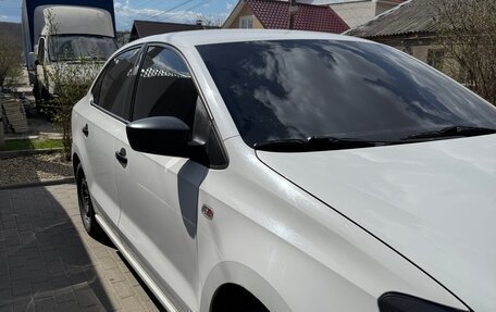 Volkswagen Polo VI (EU Market), 2011 год, 740 000 рублей, 2 фотография