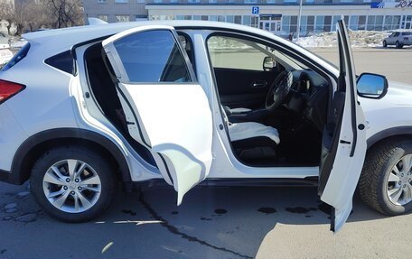 Honda Vezel, 2015 год, 1 720 000 рублей, 10 фотография
