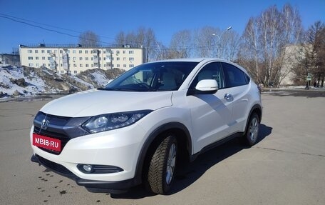 Honda Vezel, 2015 год, 1 720 000 рублей, 2 фотография