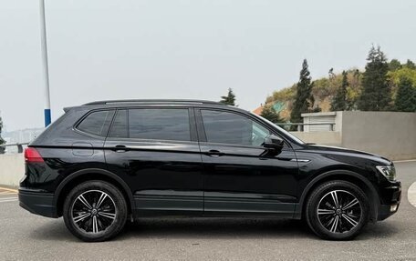 Volkswagen Tiguan II, 2021 год, 1 790 000 рублей, 4 фотография