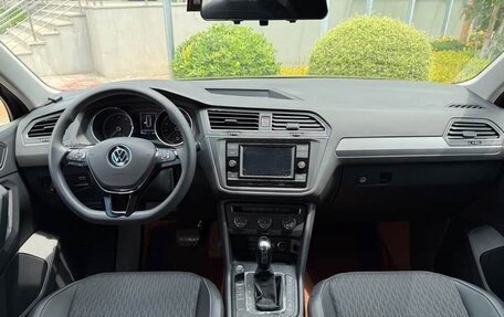 Volkswagen Tiguan II, 2021 год, 1 790 000 рублей, 8 фотография