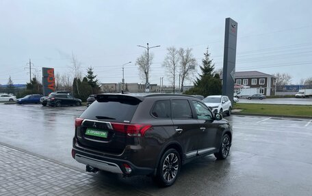 Mitsubishi Outlander III рестайлинг 3, 2021 год, 2 280 000 рублей, 5 фотография