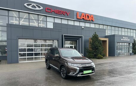 Mitsubishi Outlander III рестайлинг 3, 2021 год, 2 280 000 рублей, 3 фотография