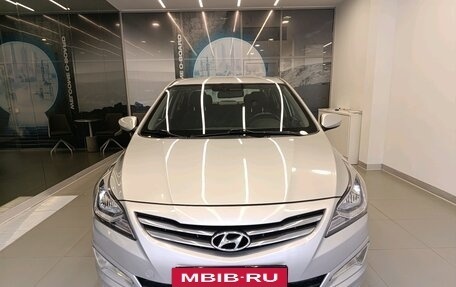 Hyundai Solaris II рестайлинг, 2015 год, 1 025 000 рублей, 2 фотография