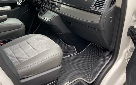 Volkswagen Caravelle T6 рестайлинг, 2019 год, 3 800 000 рублей, 9 фотография