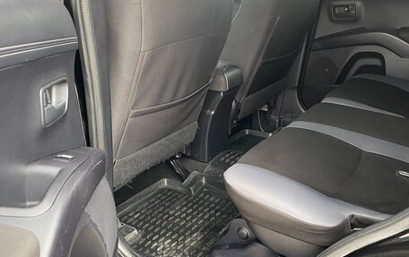 Mitsubishi Outlander III рестайлинг 3, 2010 год, 1 250 000 рублей, 10 фотография