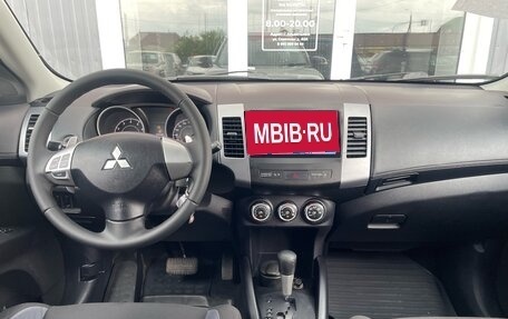 Mitsubishi Outlander III рестайлинг 3, 2010 год, 1 250 000 рублей, 13 фотография