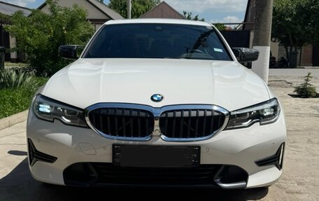 BMW 3 серия, 2021 год, 3 850 000 рублей, 1 фотография