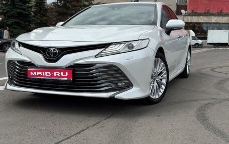 Toyota Camry, 2019 год, 3 300 000 рублей, 1 фотография