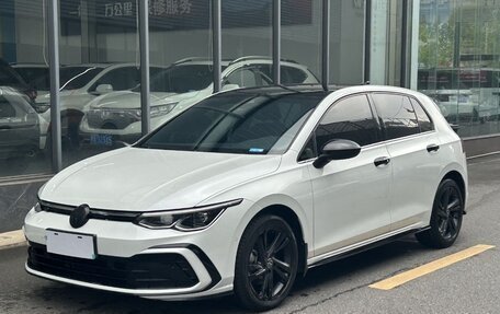 Volkswagen Golf VIII, 2022 год, 2 350 000 рублей, 1 фотография
