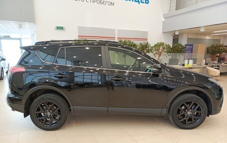 Toyota RAV4, 2018 год, 2 577 000 рублей, 4 фотография