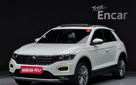 Volkswagen T-Roc I, 2021 год, 2 200 000 рублей, 1 фотография