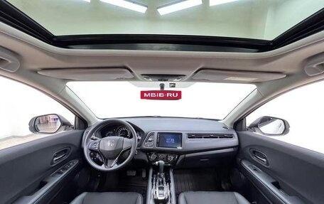 Honda Vezel, 2022 год, 1 750 000 рублей, 3 фотография