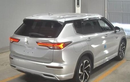 Mitsubishi Outlander, 2022 год, 3 085 000 рублей, 2 фотография