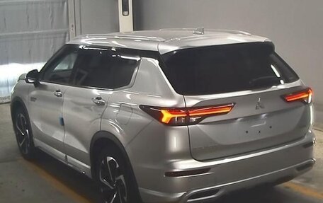 Mitsubishi Outlander, 2022 год, 3 085 000 рублей, 4 фотография