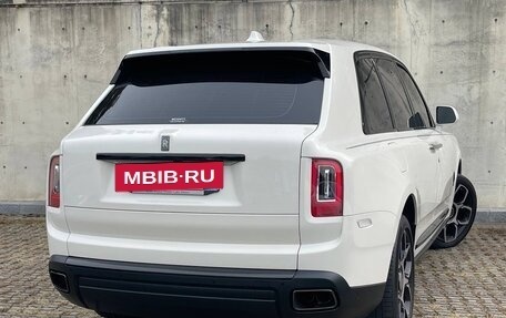 Rolls-Royce Cullinan, 2021 год, 35 000 000 рублей, 2 фотография