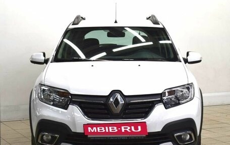 Renault Sandero II рестайлинг, 2022 год, 1 390 000 рублей, 2 фотография