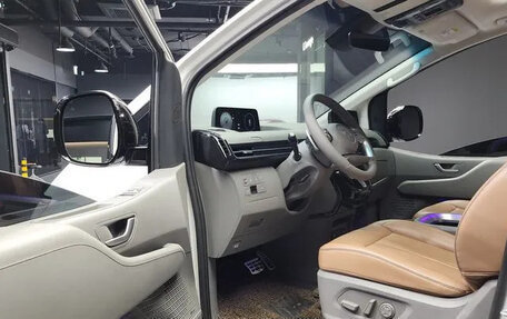 Hyundai Staria, 2022 год, 3 900 000 рублей, 10 фотография