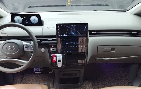 Hyundai Staria, 2022 год, 3 900 000 рублей, 7 фотография