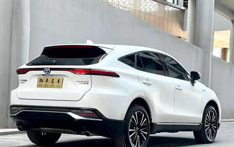 Toyota Venza, 2022 год, 3 700 000 рублей, 4 фотография