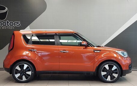 KIA Soul II рестайлинг, 2017 год, 1 555 000 рублей, 4 фотография
