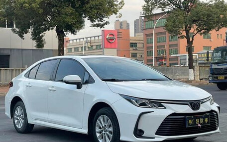 Toyota Corolla, 2021 год, 1 380 000 рублей, 4 фотография