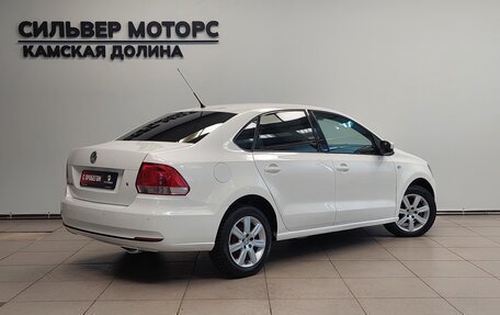 Volkswagen Polo VI (EU Market), 2012 год, 680 000 рублей, 2 фотография