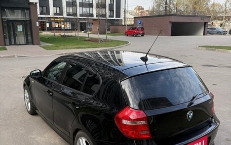 BMW 1 серия, 2011 год, 900 000 рублей, 6 фотография