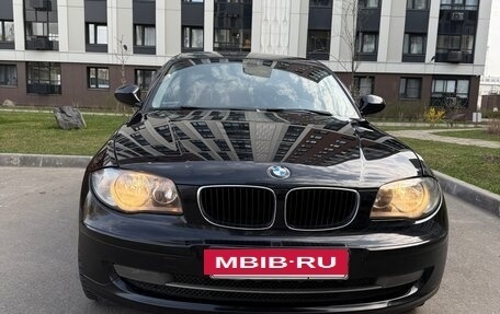 BMW 1 серия, 2011 год, 900 000 рублей, 4 фотография