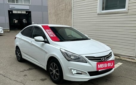 Hyundai Solaris II рестайлинг, 2015 год, 880 000 рублей, 3 фотография