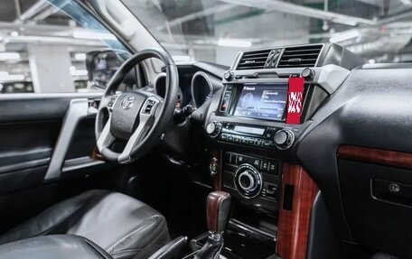Toyota Land Cruiser Prado 150 рестайлинг 2, 2017 год, 4 050 000 рублей, 2 фотография
