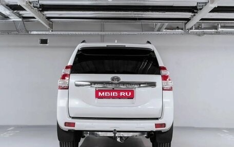 Toyota Land Cruiser Prado 150 рестайлинг 2, 2017 год, 4 050 000 рублей, 6 фотография