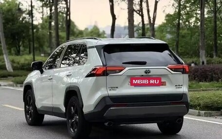 Toyota RAV4, 2021 год, 2 980 000 рублей, 5 фотография