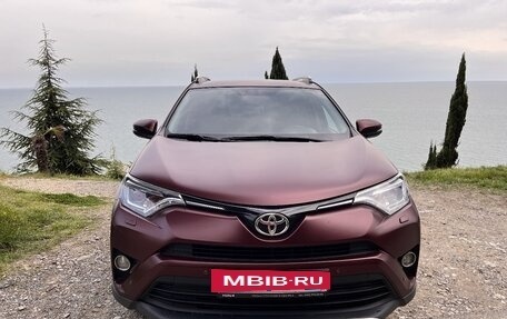 Toyota RAV4, 2018 год, 2 490 000 рублей, 4 фотография