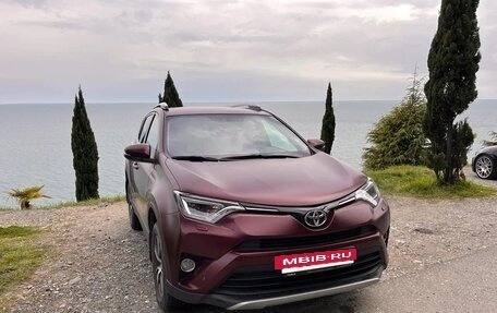 Toyota RAV4, 2018 год, 2 490 000 рублей, 5 фотография