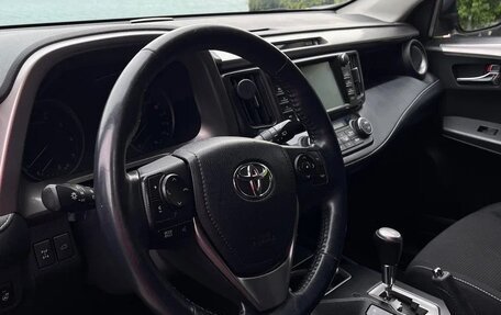 Toyota RAV4, 2018 год, 2 490 000 рублей, 13 фотография