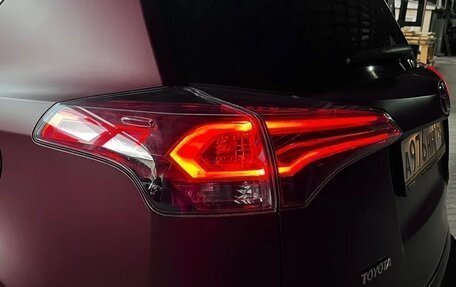 Toyota RAV4, 2018 год, 2 490 000 рублей, 11 фотография