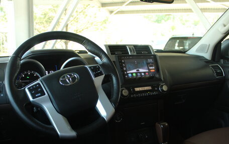 Toyota Land Cruiser Prado 150 рестайлинг 2, 2017 год, 4 399 000 рублей, 6 фотография