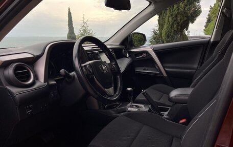 Toyota RAV4, 2018 год, 2 490 000 рублей, 14 фотография