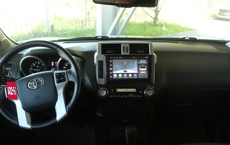 Toyota Land Cruiser Prado 150 рестайлинг 2, 2017 год, 4 399 000 рублей, 8 фотография