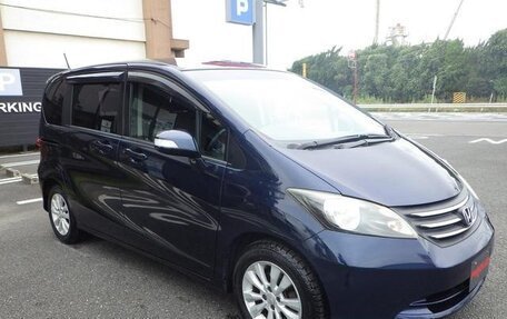 Honda Freed I, 2011 год, 866 666 рублей, 2 фотография