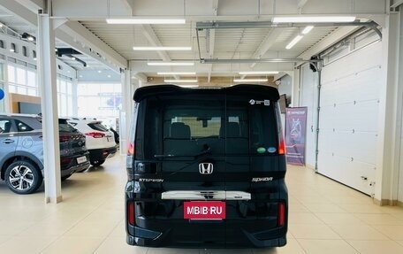 Honda Stepwgn IV, 2017 год, 2 679 000 рублей, 5 фотография