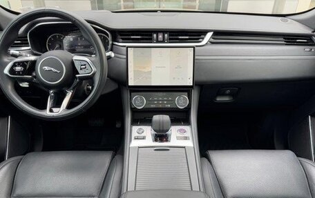 Jaguar F-Pace, 2022 год, 4 300 000 рублей, 6 фотография