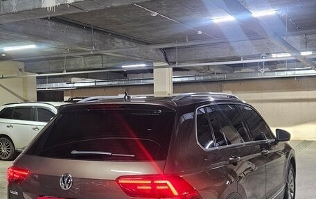 Volkswagen Tiguan II, 2017 год, 2 050 000 рублей, 3 фотография