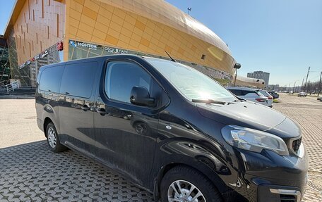 Peugeot Traveller I, 2018 год, 2 300 000 рублей, 4 фотография