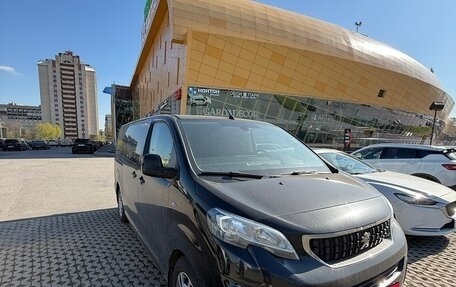Peugeot Traveller I, 2018 год, 2 300 000 рублей, 3 фотография