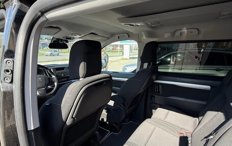 Peugeot Traveller I, 2018 год, 2 300 000 рублей, 7 фотография